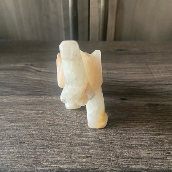 Elephant Crystal Carving - Picture 2 of 7